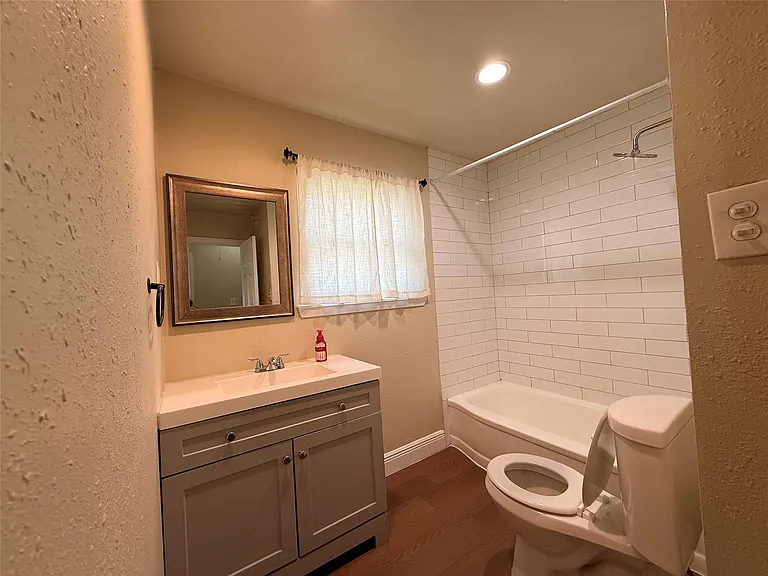 216 Bearle St — Photo 8