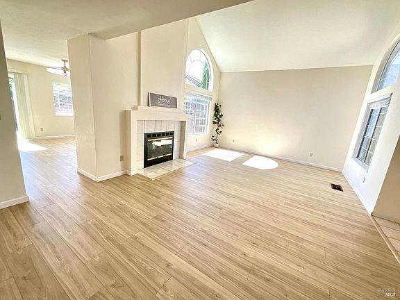 5th image of 505 Edwards Court