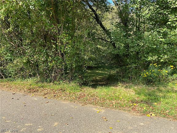 4th image of Buckeye Hollow Rd SE