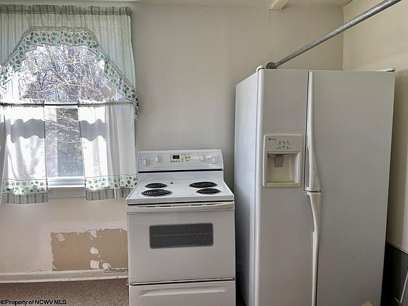 5th image of 312 Morgantown St
