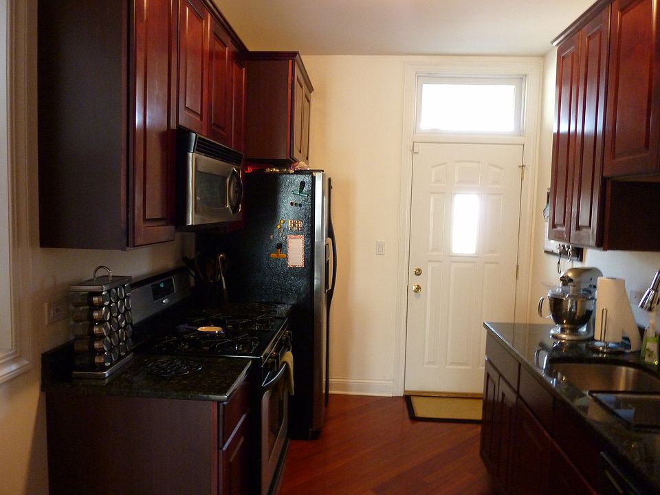 2nd image of 4009 N Leamington Ave