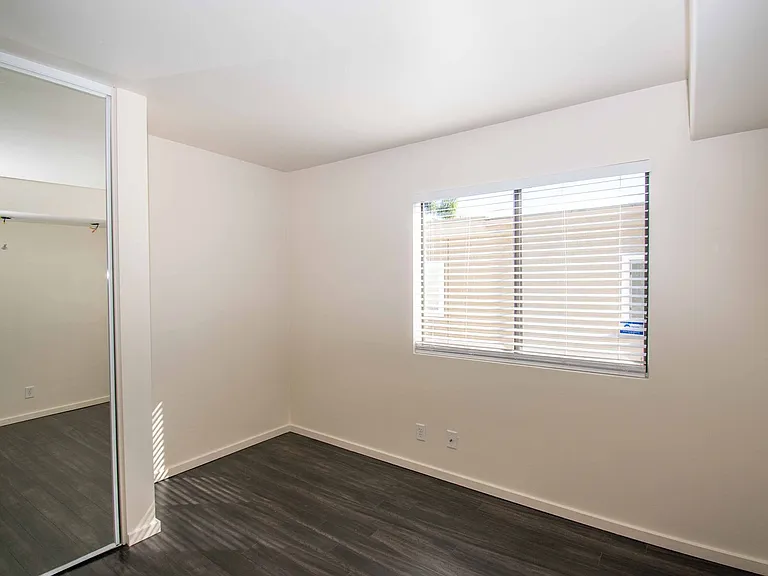 3744 Pershing Ave #4 — Photo 6