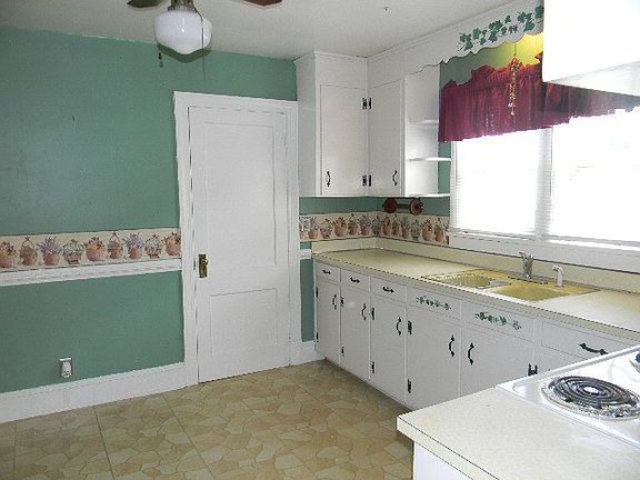 4th image of 410 Church St #1/2