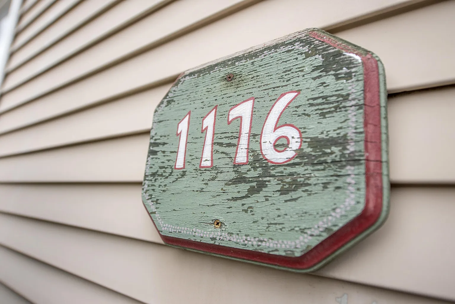 1176 Perry St photo 1