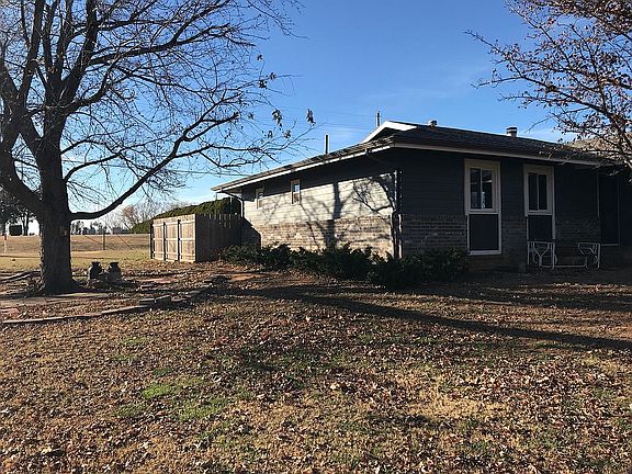 4th image of 101 Leslie St