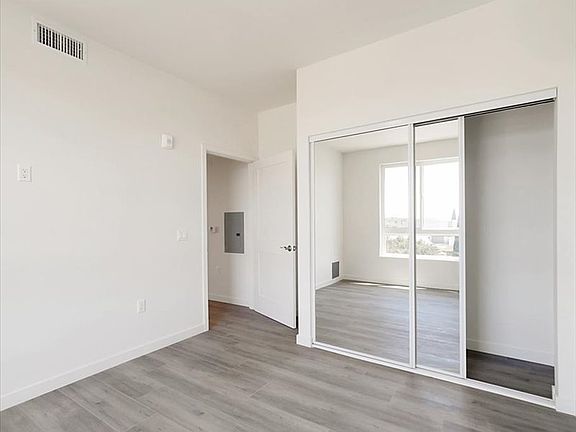 5th image of 928 S Berendo St APT 301