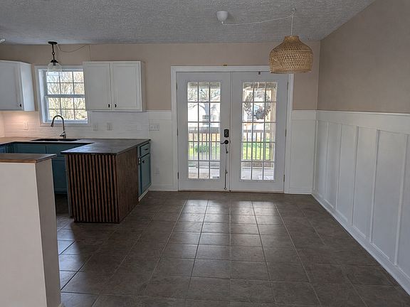 Kitchen & dinning room
