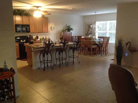 Kitchen / dining area