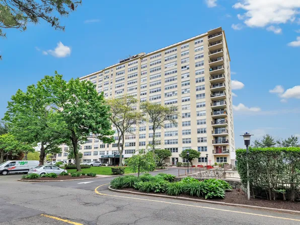 2625 Park Avenue #6J, Bridgeport, CT 06604