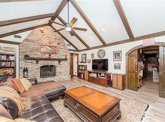4th image of 4133 Beaujolais Dr