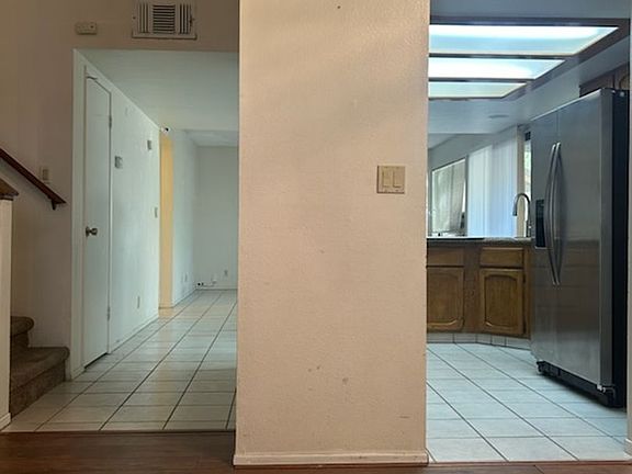 5th image of 212 Washington Way