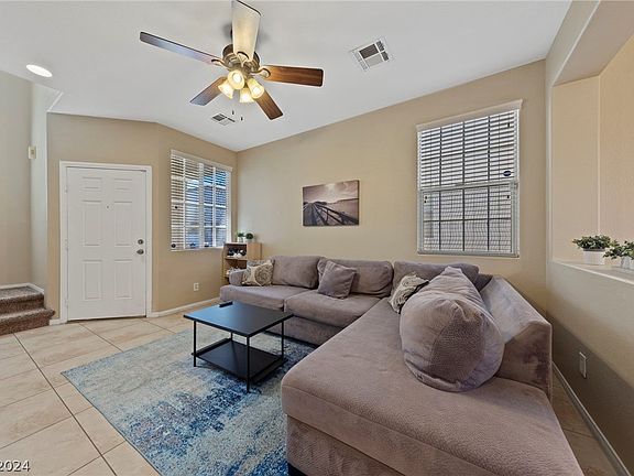 4th image of 10441 Meadow Village St