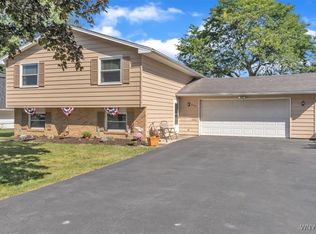 6409 Buell Dr, Lockport, NY