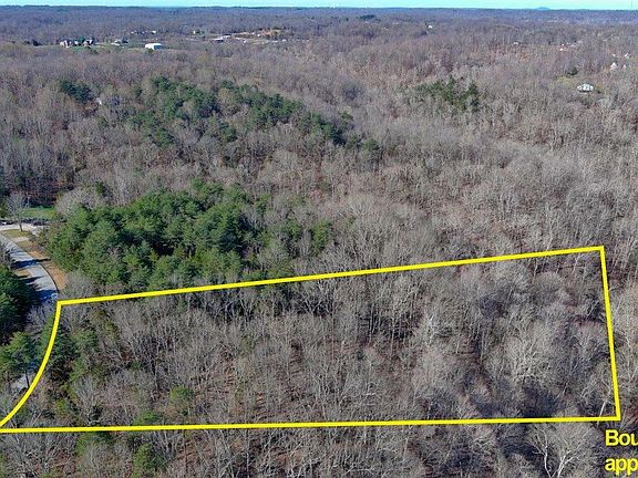 3rd image of 79 Quail Hollow Rd