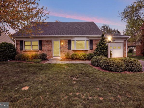 521 Hummingbird Dr, Lititz, PA 17543