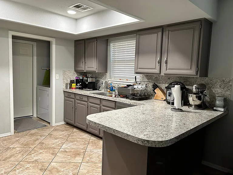 2713 Constitution Ave — Photo 9