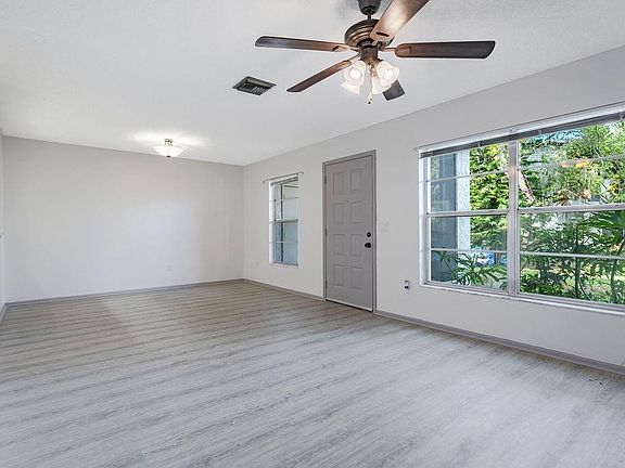 5th image of 1104 Northlake Dr