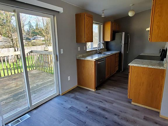 2nd image of 7217 112th St E