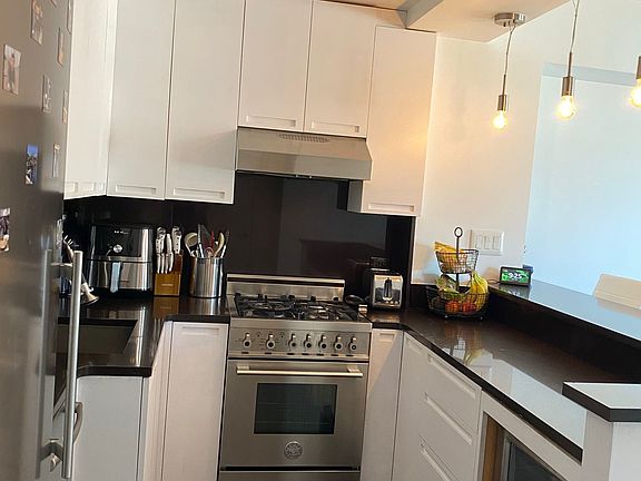 3rd image of 180 W Houston St #9-C