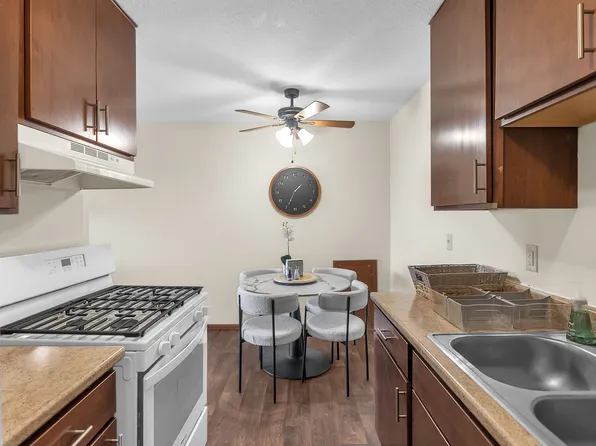 Point of America Apartments