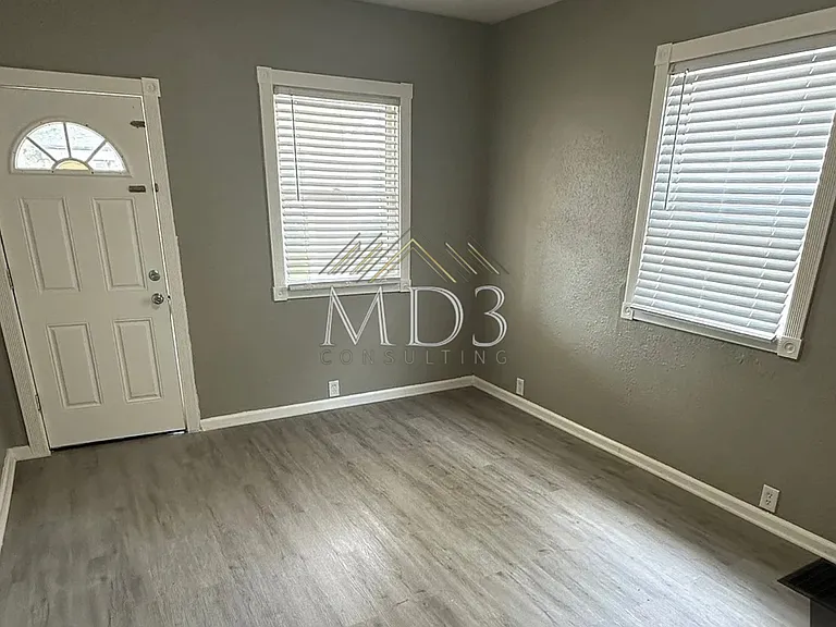 4051 Taft Ave — Photo 7