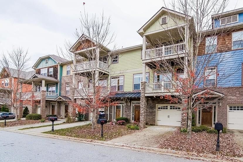 2nd image of 1394 Heights Park Dr SE