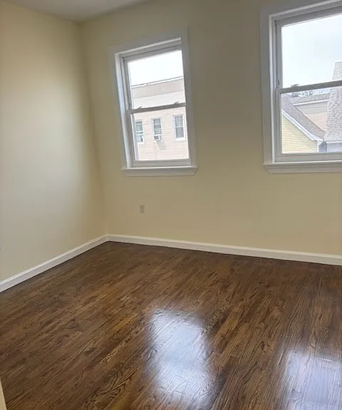 42 Hawkins St #2R — Photo 4