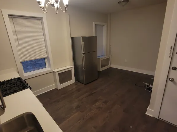 620 Summit Avenue image 3 of 11