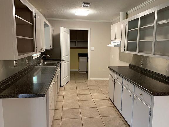 2nd image of 2924 Avenue J