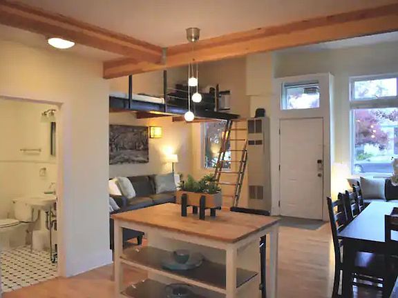 4th image of 1556 NW Ballard Way #1