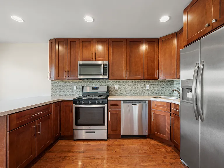 575 Hoboken Rd #9 — Photo 8