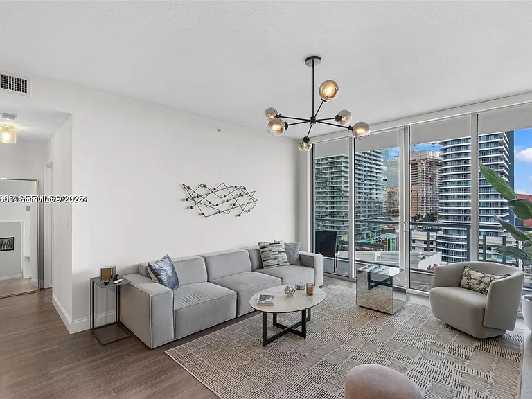 79 SW 12th St #2204 — Photo 3