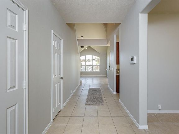 4th image of 2609 Sun Cove Ln