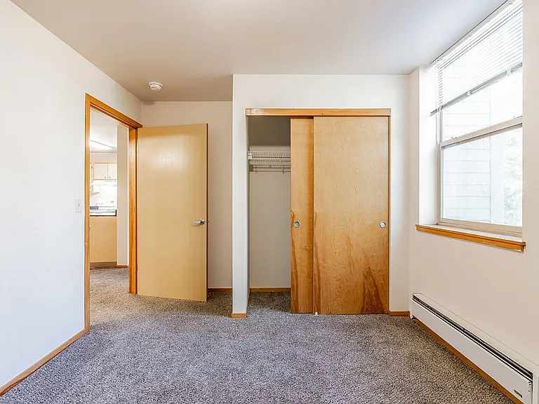 INCOME RESTRICTED Affordable Apartments in Hazelwood! — Photo 31