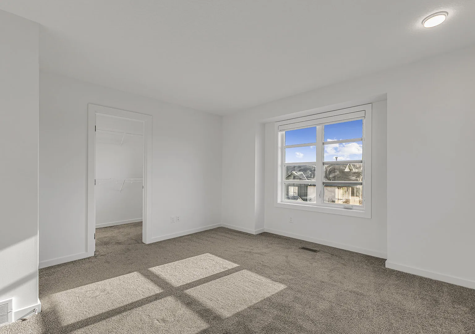 3 bed, 2.5 bath, 1500 sqft, $2,100 — Photo 4