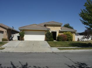 1024 Canyon Dr W, Tehachapi, CA 93561