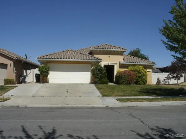 1024 Canyon Dr W, Tehachapi, CA 93561