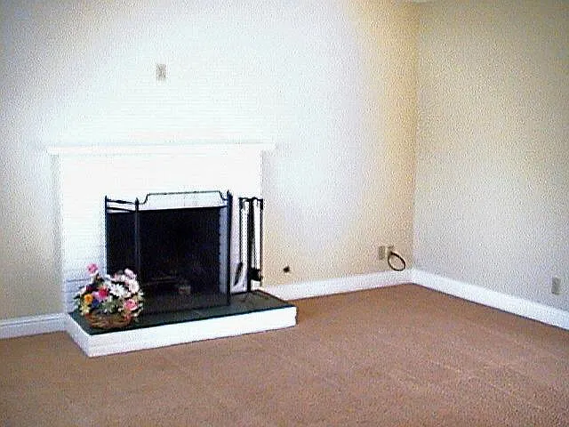 931 Visalia St — Photo 3