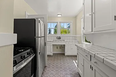 733 Chester Way — Photo 34