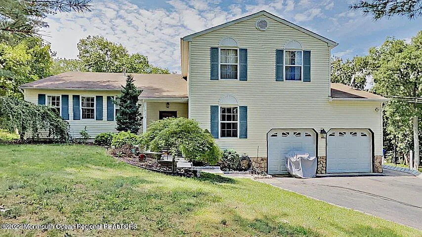 3 bed, 3.5 bath, 2791 sqft, $4,500 — Photo 1
