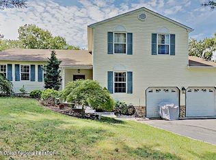 31 Oakland Dr, Jackson, NJ 08527