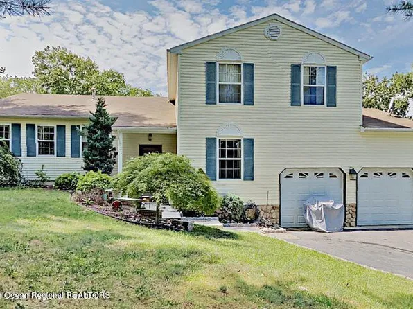 31 Oakland Dr, Jackson, NJ 08527