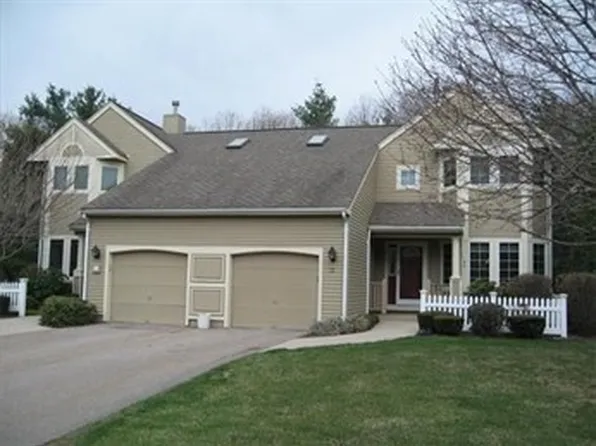 72 Cannon Forge Dr #72, Foxboro, MA 02035