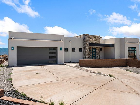 3rd image of 5617 Barranca Overlook Pl NE