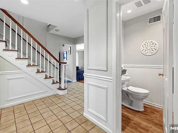 2nd image of 43 Hering Rd