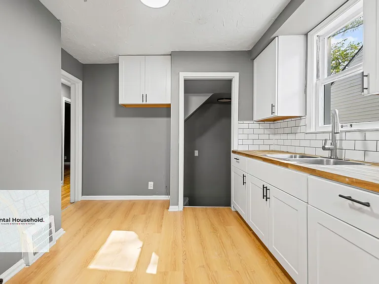 20296 Waltham St — Photo 4