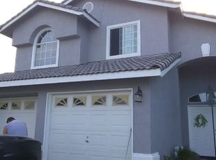 430 Red Robin Dr, Dinuba, CA 93618