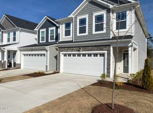 760 Creekway Dr, Fuquay Varina, NC 27526