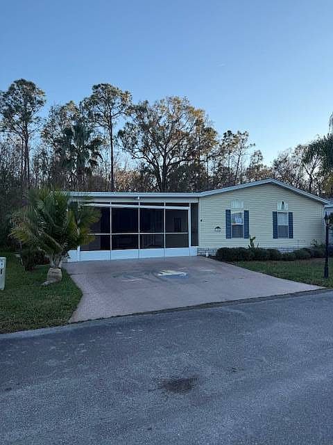 1st image of 580 Tulip Cir E