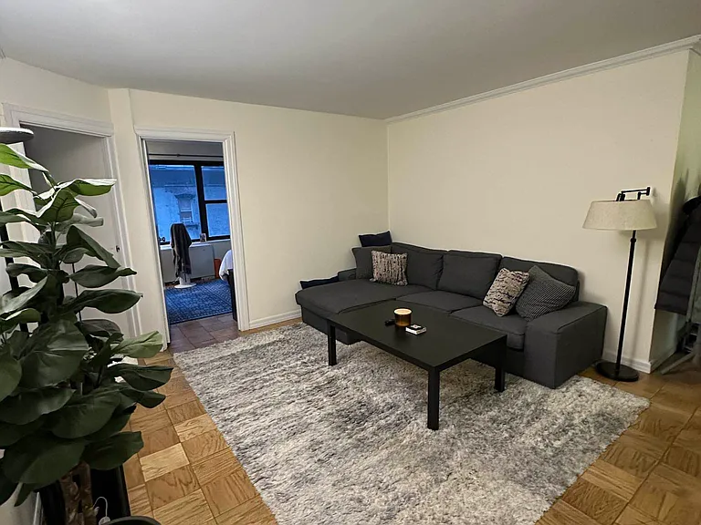 279 E 44th St #12B — Photo 3